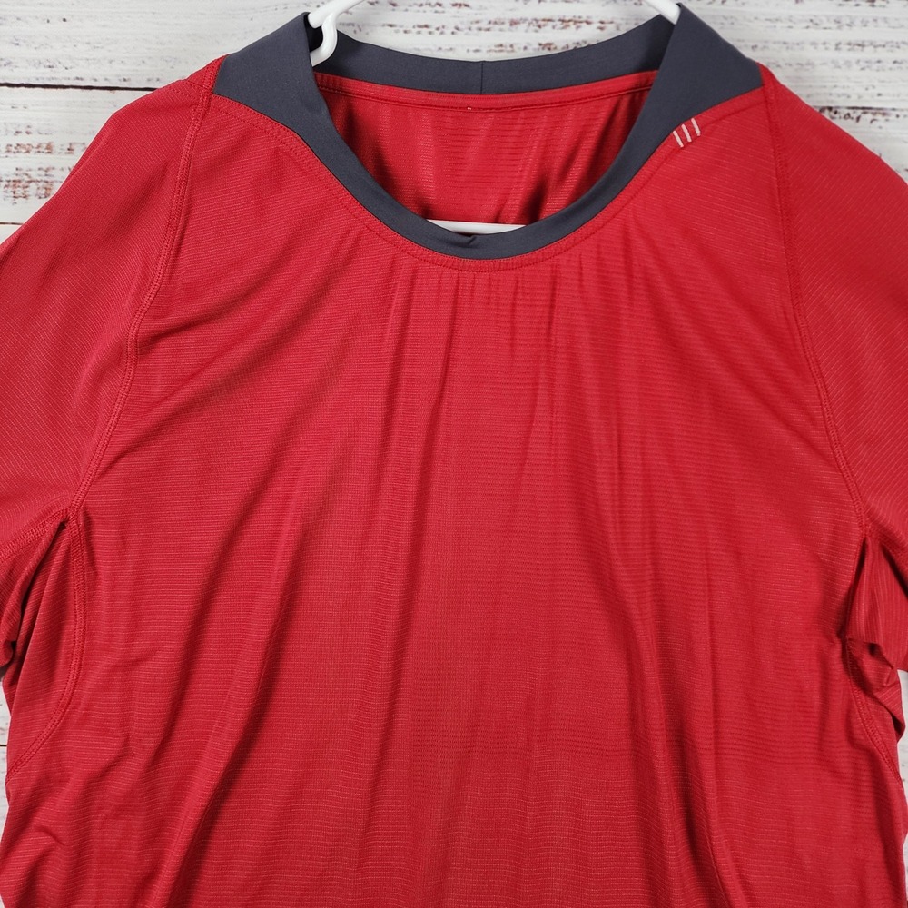 Lululemon Metal Vent Tech Training Shirt Small Athletic Red Short Sleeve Workout
